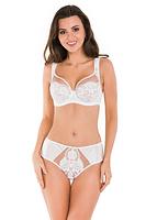 Biustonosz miękki z fiszbinami.
Miseczki z siatki pokrytej bogatą koronką, góra z beżowego tiulu zakończonego śmietankową lamówką.
Konstrukcja lekka a jednocześnie stabilna, unosi, zbiera biust i  doskonale go podtrzymuje, szeroka fiszbina okala całą pierś.
Obwód z siatki, brak bocznej fiszbiny.
Szerokie ramiączka odciążą ramiona i zapewnią komfort przez cały dzien!
Skład surowcowy: 85%Poliamid, 10%Elastan, 5%Poliester.
 