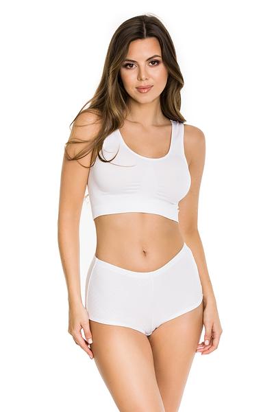 

Szorty wykonane z przyjemnej w dotyku białej mikrofibry w kropeczki.
Fason zabudowany, komfortowa guma w pasie.
Skład: 78% Poliamid, 12% Elastan 5% Poliester, 5% Bawełna.
 


 