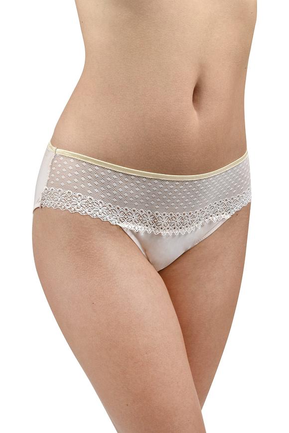 Figi klasyczne wykonane z mikrofibry, przód ze wstawką z koronki
Skład: 78%Poliamid, 12%Elastan 5%Poliester, 5%Bawełna
 