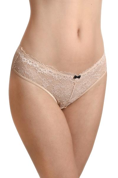 Figi idealne na lato!
Figi typu brazyliany wykonane w całości z delikatnej koronki.
Tył wysoko wycięty, płaskie gumki, bawełniany klin.
Skład surowcowy: 78%Poliamid 12%Elastan, 5% Poliester, 5% Bawełna
 