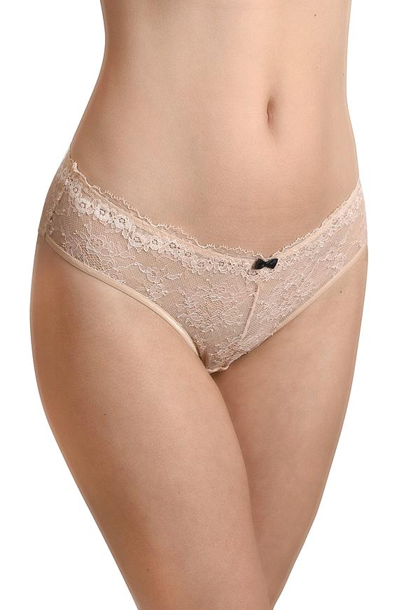 Figi idealne na lato!
Figi typu brazyliany wykonane w całości z delikatnej koronki.
Tył wysoko wycięty, płaskie gumki, bawełniany klin.
Skład surowcowy: 78%Poliamid 12%Elastan, 5% Poliester, 5% Bawełna
 