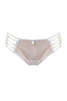 Niezwykłe figi typu brazyliany. Tył z podwójnego tiulu, wysoko wycięty. Boczki z regulowanymi paseczkami, kółeczka i regulatory w kolorze złota.
Skład: 78% Poliamid, 5% Poliester, 12% Elastan, 5% Bawełna.
 