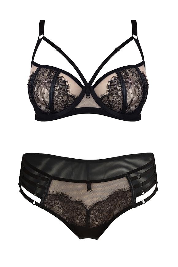 Figi typu brazyliany, tył wysoko wycięty wykonany z podwójnego tiulu.
Przód z koronką, na bokach paseczki z regulacją.
Skład surowcowy: 78%Poliamid, 12%Elastan, 5%Poliester, 5%Bawełna