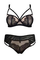 Figi typu brazyliany, tył wysoko wycięty wykonany z podwójnego tiulu.
Przód z koronką, na bokach paseczki z regulacją.
Skład surowcowy: 78%Poliamid, 12%Elastan, 5%Poliester, 5%Bawełna