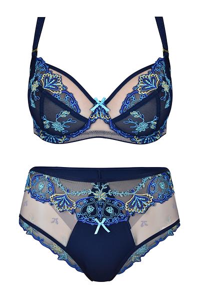 Figi pełne
Przód i tył fig zdobi piękny haft
Skład surowcowy: 78% Poliamid, 12% Elastan, 5% Poliester, 5% Bawełna.