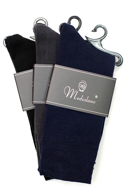Skarpet garniturowe męskie MEDIOLANO, wykonane z bawełny z domieszką włókien syntetycznych. 