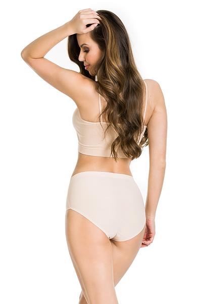 Klasyczne figi damskie z delikatnej, perforowanej mikrofibry, cienkie i delikatne wykończenie, dzięki któremu figi nie będą się odznaczać pod ubraniem
 