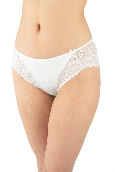 Figi zostały wykonane z wiskozy, która zapewnia doskonałą trwałość kolorów i miękkość w dotyku, oraz koronki, która nadaje zmysłowość tej części bielizny.
Skład produktu: 95% wiskoza, 5% elastan
 