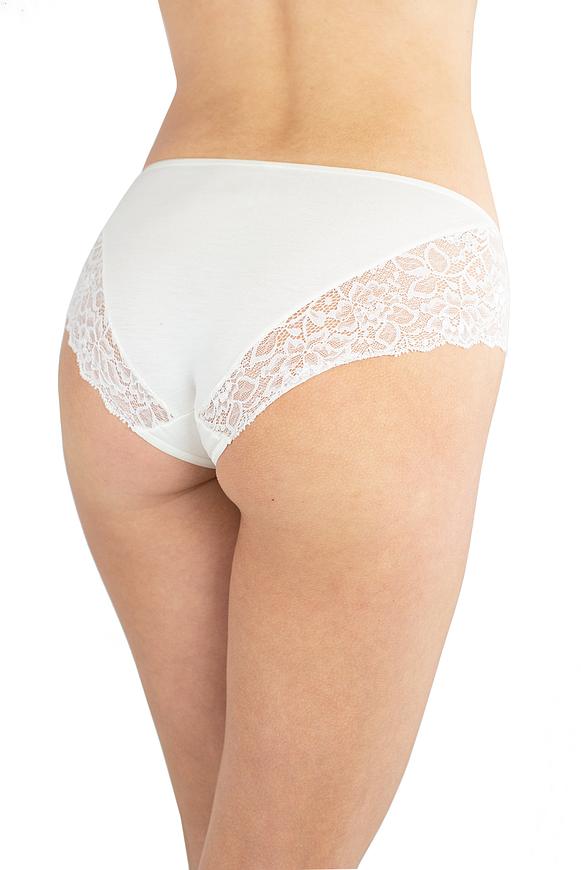 Figi zostały wykonane z wiskozy, która zapewnia doskonałą trwałość kolorów i miękkość w dotyku, oraz koronki, która nadaje zmysłowość tej części bielizny.
Skład produktu: 95% wiskoza, 5% elastan
 