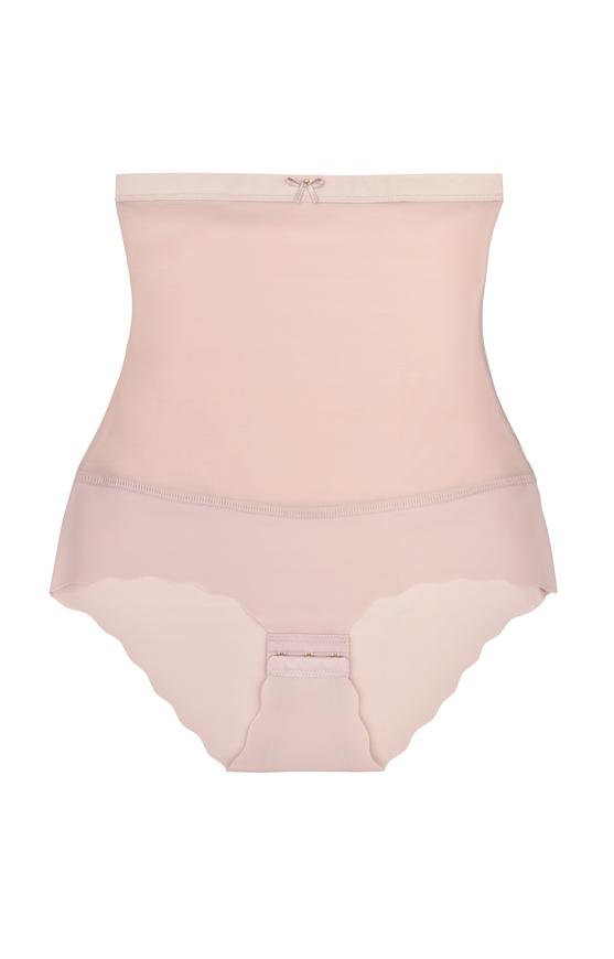 Figi modelujące, funkcjonalne, typu „wysoka talia”. Wykonane z najnowocześniejszych dzianin. Góra fig wykończona delikatną obszywką z paskiem silikonowym , dzięki czemu bielizna zawsze pozostaje na swoim miejscu. U dołu zastosowano wygodne i funkcjonalne zapięcie na haftki. 
Skład surowcowy: 82%Poliamid 18%Elastan