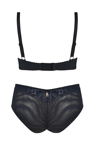 Biustonosz push-up, miseczki pokryte połyskującą, wzorzystą mikrofibrą, w górnej linii taśma z koronki. Ramiączka z potrójnymi paseczkami przy miseczkach. Fason sprawdzi się na małym i średnim biuście, a wyjmowane wkładki push-up zapewniają możliwość idealnego dopasowania.
SKŁAD:88% POLIAMID 8% ELASTAN 4% POLIESTER