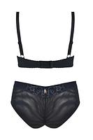 Biustonosz push-up, miseczki pokryte połyskującą, wzorzystą mikrofibrą, w górnej linii taśma z koronki. Ramiączka z potrójnymi paseczkami przy miseczkach. Fason sprawdzi się na małym i średnim biuście, a wyjmowane wkładki push-up zapewniają możliwość idealnego dopasowania.
SKŁAD:88% POLIAMID 8% ELASTAN 4% POLIESTER