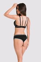 Biustonosz push up.
Miseczki z beżowej pianki pokrytej czarną koronką, łuk fiszbin przykrywa srebrny tunel a dekolt i plecy zdobią paseczki z regulacją.
Miseczki posiadają wyjmowane władki push, wnętrze miseczek z bawełny.
Skład surowcowy: 88% Poliamid, 8% Bawełna, 4% Elastan.
 