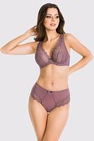 Figi pełne Lea stanowią komplet do biustonosza o tej samej nazwie. Figi wykonane są z tiulu oraz miękkiej bogatej koronki ,która zdobi przód majtek oraz wypełnia tył dzięki czemu figi nie odznaczają się pod ubraniem
Skład: 78% Poliamid, 12% Elastan, 5% Poliester, 5% Bawełna
 