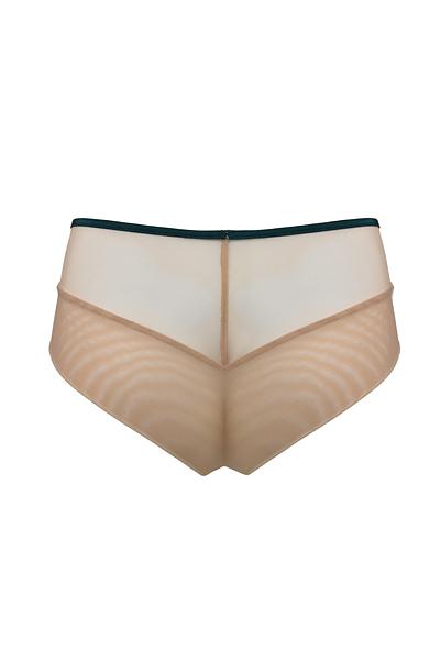 Zmysłowe figi z wyciętym tyłem wykonanym z beżowej delikatnej siatki.
Przód zdobi koronka z kwiatowym motywem, boczki i tył z podwójnego tiulu, taśmy w kolorze szmaragdowym.
Skład: 78% Poliamid,12% Elastan, 5% Poliester, 5% Bawełna


 