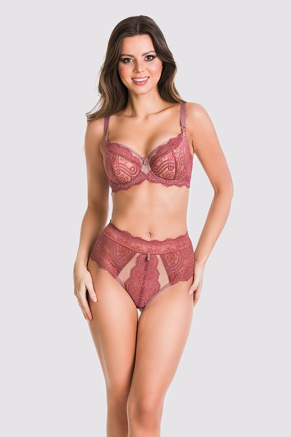 Biustonosz półusztywniony.
Wnętrze miseczki wykonane z beżowej pianki, wierzch pokryty koronką, która wychodzi ponad miskę i łączy się z ramiączkiem. Górna część miseczki z tiulu.
Obwód z tiulu obszytego koronką, brak bocznej fiszbiny.
Konstrukcja zbierająca i unosząca piersi.
Skład surowcowy: 85% Poliamid, 10% Elastan, 5% Poliester.
 