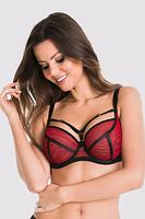 Biustonosz miękki w konstrukcji D e z i r o z miseczkami wykonanymi z dwóch warstw tiulu. Konstrukcja jednocześnie stabilna i lekka, krój miseczek z czarnymi przeszyciami dodaje zmysłowego charakteru a całość zwieńczają paseczki na dekolcie. Haftki i regulatory w złotym kolorze nadają całości elegancji.
Biustonosz idealnie sprawdzi się na niemal każdym biuście!
Skład: 85% Poliamid, 10% Elastan, 5% Poliester.
 