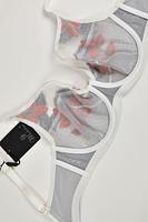 Biustonosz miękki w konstrukcji COSMO, która charakteryzuje się pełną miską, która okala pierś i bardziej ją zakrywa w górnej części.
Dolna część miseczki z siatki, wierzch z haftu w pomarańczowe kwiaty na szarym tle, ramiączka i taśmy w kolorze białym. Obwód ze stabilnej siatki zapewni maksymalne podtrzymanie biustu.
Konstrukcja jednocześnie stabilna i lekka skierowana dla pań ze średnim, dużym i bardzo dużym biustem.Skład: 85% Poliamid, 10% Elastan, 5% Poliester.
 