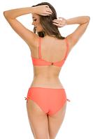 Figi kąpielowe z paseczkami na biodrach.
Skład surowcowy: 80% Poliamid, 20% Elastan

 