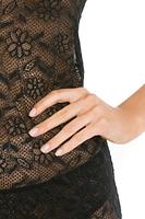 Koronkowy komplet
Delikatna koszulka na wąskich ramiączkach i klasyczne fgi wykonane z plenu z motywem kwiAtowym.
Skład surowcowy: 78% Poliamid, 12% Elastan, 5% Bawełna.
 
 