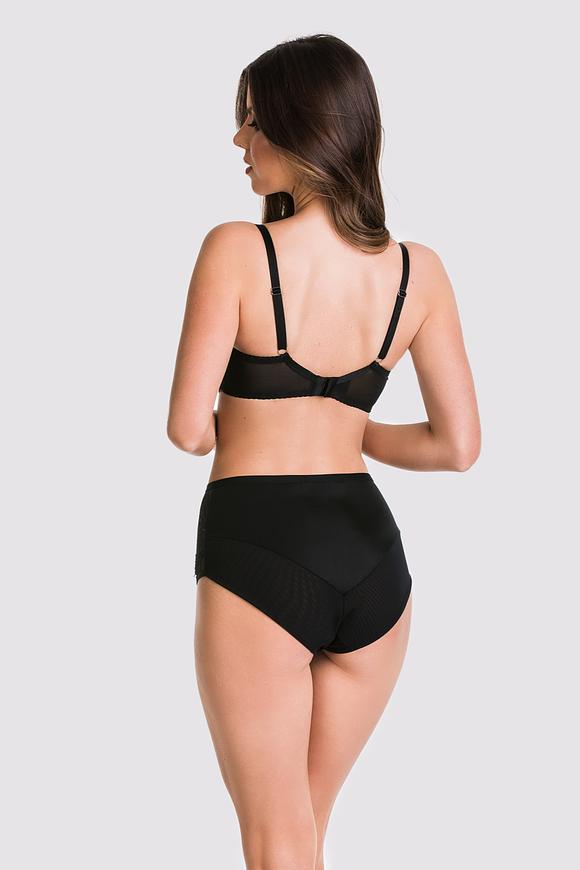 Wysokie figi pełne, boczki ze wstawką z koronki, tył z mikrofibry, dół wykończony podwójnym tiulem.
Skład surowcowy: 91% Poliamid, 5% Bawełna, 4% Elastan
 