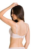 Biustonosz półusztywniony, dolna część miski z pianki pokrytej miękką mikrofibrą, góra z tiulu zakończonego pakiem koronki. Wnętrze miseczek z bawełny. Boczki z mocnej siatki ze wstawką z koronki, brak bocznej fiszbiny. Ramiączka regulowane, nie odpinane.
Konstrukcja na średnie i duże biusty-zapewni maksymalne podtrzymanie i komfort użytkowania.
SKŁAD: 88% Poliamid, 8% Bawełna, 4% Elastan