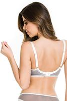 Biustonosz miękki, miseczki z szarej siatki z pomarańczowym haftem z motywem kwiatowym.
Biustonosz przeznaczony dla średniego i dużego biustu. Konstrukcja zbierająca i doskonale podtrzymująca biust.
Skład surowcowy: 85% Poliamid, 10% Elastan, 5% Poliester.

 