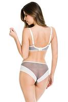 Biustonosz miękki, miseczki z szarej siatki z pomarańczowym haftem z motywem kwiatowym.
Biustonosz przeznaczony dla średniego i dużego biustu. Konstrukcja zbierająca i doskonale podtrzymująca biust.
Skład surowcowy: 85% Poliamid, 10% Elastan, 5% Poliester.

 