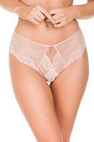 Figi Dream to zmysłowy, delikatny, a jednocześnie elegancki model wykonany w całości z delikatnej miękkiej koronki. Te figi to mgiełka dla naszego ciała, doskonałe na upalne dni oraz pod cienkie ubrania. Dodatkową ozdobą fig jest złote piórko, które określa lekkość tego modelu.
Skład: 78% Poliamid, 5% Poliester, 12% Elastan, 5% Bawełna
 