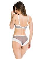 Figi brazyliany wykonane z połączenia białej i szarej siatki.
Przód zdobi haft w pomarańczowe kwiaty, boczki z białego miękkiego tiulu. 
Tył z szarej siatki.
Skład surowcowy: 78% Poliamid, 12% Elastan, 5% Poliester, 5% Bawełna.