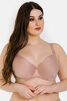 


Biustonosz typu SPACER, jego główne cechy to lekkość, oddychalność oraz trójwymiarowa struktura wykonana z materiału zwanego "spacer fabric". Miski biustonosza są stworzone z tej specjalnej tkaniny, która składa się z dwóch cienkich warstw połączonych włókniną dystansową. To zapewnia przepływ powietrza i lekkość materiału, co może być szczególnie komfortowe w codziennym noszeniu.
Dodatkowo, biustonosz posiada wszyty tiul w okolicach mostka, co może dodatkowo zwiększać komfort noszenia. Na środku biustonosza znajduje się element biżuterii, co dodaje mu estetyki i elegancji. Miski są dodatkowo wzmocnione bocznym panelem z tiulu, co może zapewniać dodatkowe wsparcie i kształtowanie biustu.
Warto zauważyć, że biustonosz nie posiada bocznych fiszbin, co może być cenione przez osoby, które preferują wygodę i naturalne dopasowanie. Boki i tył biustonosza wykonane są z mikrofibry, co może dodatkowo przyczynić się do komfortu noszenia.
Skład: 85% poliamid, 10% elastanu i 5% poliestru. 
Te składniki materiału są powszechnie używane w produkcji bielizny, zapewniając elastyczność, trwałość i komfort noszenia.



 