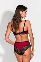 Figi Porto 19207 to idealne połączenie klasyki i zmysłowego designu. Wykonane z wysokiej jakości bordowej mikrofibry, oferują wyjątkowy komfort noszenia i elegancję. Przód fig subtelnie łączy mikrofibrę z delikatną koronką, nadając bieliźnie unikalnego charakteru. Tył zdobi finezyjna czarna koronka, która podkreśla kobiece kształty i dodaje całości subtelnej zmysłowości. W pasie znajduje się urocza ozdoba z metalowymi kółeczkami, która stanowi idealne wykończenie całości. Te figi są doskonałym wyborem na każdą okazję – zarówno na co dzień, jak i na wyjątkowe chwile.
Skład: 78% Poliamid 12% Elastan, 5% Poliester, 5% Bawełna