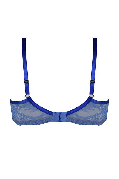 Biustonosz miękki z fiszbinami.
Miseczki wykonane z beżowej siatki pokrytej błękitną koronką, która delikatnie wychodzi ponad miseczki. Taśmy w ciemniejszym odcieniu kontrastują z całością a ozdoba na środku dodaje uroku. Obwód z siatki obszytej koronką, bez bocznej fiszbiny. 
Biustonosz dedykowany dla średnich i dużych biustów.
Konstrukcja MS1 DEZIRO
Skład: 85% Poliamid, 10% Elastan, 5% Poliester
 
 