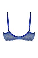 Biustonosz miękki z fiszbinami.
Miseczki wykonane z beżowej siatki pokrytej błękitną koronką, która delikatnie wychodzi ponad miseczki. Taśmy w ciemniejszym odcieniu kontrastują z całością a ozdoba na środku dodaje uroku. Obwód z siatki obszytej koronką, bez bocznej fiszbiny. 
Biustonosz dedykowany dla średnich i dużych biustów.
Konstrukcja MS1 DEZIRO
Skład: 85% Poliamid, 10% Elastan, 5% Poliester
 
 