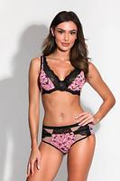 Ten miękki biustonosz o kroju braletki jest idealnym wyborem dla kobiet posiadających mniejsze i średnie biusty, zapewniając zarówno komfort, jak i styl. Dekolt biustonosza udekorowany jest czarną koronką, natomiast miseczki ozdobione są kwiatowym wzorem, dodając mu subtelności i elegancji.
Miseczki tego biustonosza posiadają jedno pionowe cięcie przez całą ich długość, z niewielką zaszewką na dole, co zapewnia odpowiednie dopasowanie i wyprofilowanie. Konstrukcja miseczek została starannie zaprojektowana w taki sposób, aby nadać naturalny kształt biustowi, a użyte materiały gwarantują niezwykły komfort noszenia.
Dodatkowo, szerokie i komfortowe ramiączka sprawiają, że noszenie tego biustonosza jest jeszcze bardziej przyjemne, zapewniając odpowiednie podparcie bez zbędnej presji na ramionach.
Dzięki swojej konstrukcji i wygodzie, ten biustonosz doskonale sprawdzi się na co dzień, zapewniając nie tylko odpowiednie podparcie, ale także subtelny wygląd i komfort noszenia przez cały dzień.

Skład: 85% Poliamid, 10% Elastan, 5% Poliester.
 
 
