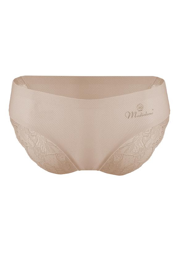 Klasyczne figi damskie z delikatnej, perforowanej mikrofibry, cienkie i delikatne wykończenie, tył ozdobiony koronką
Skład surowcowy: 85% Poliamid, 15% Elastan