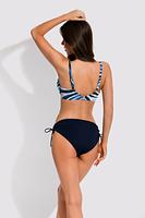 Biustonosz kąpielowy z usztywnionymi miseczkami.
Miseczki z wzorzystej mikrofibry.
Ramiączka z regulacją, zapięcie na plecach na wygodny zaczep.
Do kompletu polecamy komfortowe figi ze sznureczkami na bokach.
Skład surowcowy: 80% Poliamid, 20% Elastan
 