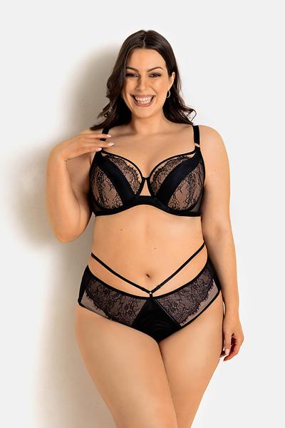 Podkreśl swoją kobiecość z elegancją i wygodą dzięki biustonoszowi Monaco Soft 19245 Black od Mediolano. To miękki biustonosz typu soft z głęboką miseczką, który perfekcyjnie modeluje biust, zapewniając naturalny kształt i subtelne uniesienie. Transparentna koronka w klasycznej czerni dodaje zmysłowości, a szerokie ramiączka gwarantują wygodę nawet przy większym rozmiarze. Regulowane ramiączka i klasyczne zapięcie na haftki pozwalają na idealne dopasowanie do sylwetki.
Model polecany na duży biust!
Biustonosz Monaco to połączenie ponadczasowego stylu, komfortu i wyrafinowanego designu – idealny na każdą okazję.Skład surowcowy: 85% Poliamid, 10% Elastan, 5% Poliester
 
 