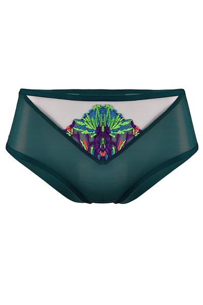 Figi Illusion 19233 Mediolano to klasyczna elegancja w nowoczesnym, zmysłowym wydaniu. Wykonane z lekkiej, transparentnej siateczki, subtelnie otulają sylwetkę, zapewniając komfort i perfekcyjne dopasowanie. Przód zdobi efektowny, kolorowy haft osadzony na beżowym tle, który tworzy harmonijną kompozycję z resztą materiału w odcieniu głębokiego granatu. Klasyczny krój fig sprawia, że są one nie tylko wygodne, ale również pięknie podkreślają biodra. Dodatek bawełny wewnątrz zapewnia higienę i miękkość noszenia. Figi Illusion to idealny wybór na co dzień i na wyjątkowe okazje – kobiece, lekkie i z charakterem.
Skład surowcowy: 78% Poliamid, 12% Elastan, 5% Poliester, 5% Bawełna.
 
 