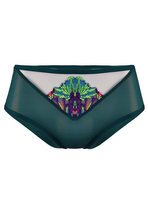 Figi Illusion 19233 Mediolano to klasyczna elegancja w nowoczesnym, zmysłowym wydaniu. Wykonane z lekkiej, transparentnej siateczki, subtelnie otulają sylwetkę, zapewniając komfort i perfekcyjne dopasowanie. Przód zdobi efektowny, kolorowy haft osadzony na beżowym tle, który tworzy harmonijną kompozycję z resztą materiału w odcieniu głębokiego granatu. Klasyczny krój fig sprawia, że są one nie tylko wygodne, ale również pięknie podkreślają biodra. Dodatek bawełny wewnątrz zapewnia higienę i miękkość noszenia. Figi Illusion to idealny wybór na co dzień i na wyjątkowe okazje – kobiece, lekkie i z charakterem.
Skład surowcowy: 78% Poliamid, 12% Elastan, 5% Poliester, 5% Bawełna.
 
 