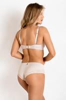 Biustonosz Angel 19231 Beige od Mediolano to idealna propozycja dla kobiet, które cenią subtelną elegancję i wygodę w każdej sytuacji. Gładki model typu bardotka z push-upem, z odpinanymi ramiączkami i silikonową taśmą w obwodzie, zapewnia idealne podtrzymanie nawet bez dodatkowego wsparcia. Perfekcyjnie sprawdzi się pod wieczorowe sukienki, topy bez ramiączek i inne wymagające stylizacje. Miseczki pięknie modelują biust, a cielisty kolor stapia się ze skórą, pozostając niewidoczny pod ubraniem.
Skład: 88% Poliamid, 8% Bawełna, 4% Elastan