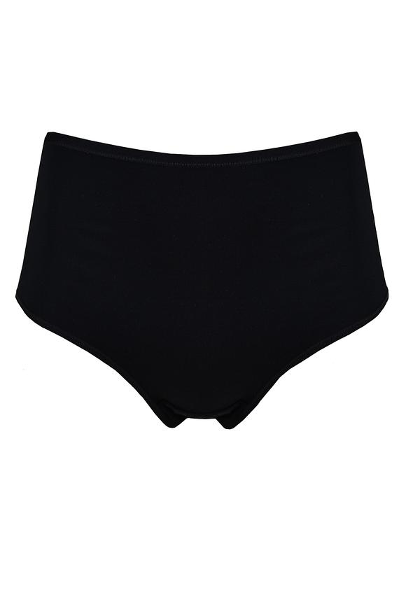 Figi MIRA 07033 od renomowanej marki Mediolano to klasyka kobiecej bielizny w najczystszej postaci. Model zaprojektowany z myślą o codziennym komforcie, wykonany z wysokiej jakości bawełny z dodatkiem elastanu, co zapewnia idealne dopasowanie i swobodę ruchów przez cały dzień. Dzięki minimalistycznemu designowi i klasycznemu krojowi figi świetnie sprawdzą się pod każdą stylizacją – zarówno do pracy, jak i na relaks w domowym zaciszu. Gładka tkanina jest delikatna dla skóry, co czyni ten model doskonałym wyborem również dla kobiet z wrażliwą skórą.
Skład: 95% Bawełna, 5% Elastan
 