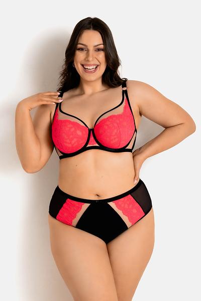 Poznaj figi pełne Funny 19232 Mediolano – klasykę w nowoczesnym wydaniu! Te wyjątkowe figi łączą w sobie komfort noszenia i efektowny design. Wykonane z wysokiej jakości materiałów, gwarantują doskonałe dopasowanie do sylwetki. Przód ozdobiony jest neonową, koronkową aplikacją na beżowej siateczce, która kontrastuje z głęboką czernią tkaniny, nadając całości elegancki i zmysłowy charakter. Klasyczna konstrukcja fig pełnych zapewnia komfort i zakrycie, a jednocześnie podkreśla kształty. Idealne na co dzień, jak i na specjalne okazje – stworzone, byś czuła się kobieco i pewnie siebie przez cały dzień.
Skład surowcowy: 78% Poliamid, 12% Elastan, 5% Poliester, 5% Bawełna.