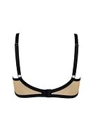 BIUSTONOSZ CABARETTE II 19221 to elegancki biustonosz miękki typu balkonetka, który zachwyca precyzyjnym wykonaniem i luksusowym wykończeniem. Miseczki z delikatnej siatki w odcieniu mokka zostały udekorowane bogatą koronką ze złotą nicią, dodającą całości subtelnego blasku. Czarne lamówki estetycznie podkreślają pionowe cięcia, modelując biust w wyjątkowy sposób. Obwód wykonano z transparentnej beżowej siatki, kontrastującej z czarnymi taśmami, co tworzy nowoczesny i zmysłowy design. Brak bocznych fiszbin zapewnia dodatkowy komfort noszenia. Idealny wybór dla kobiet poszukujących bielizny łączącej piękno z funkcjonalnością. Konstrukcja MS5 DELICE perfekcyjnie eksponuje biust, nadając mu naturalny i pełny kształt.
Skład surowcowy:85% Poliamid, 10% Elastan, 5% Poliester
 